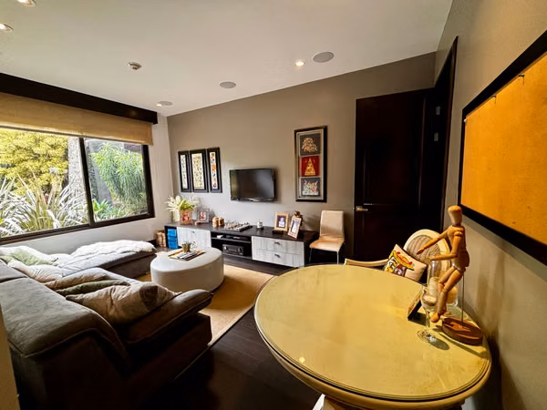 VENTA DE EXCLUSIVO APARTAMENTO AMUEBLADO EN ESCAZÚ