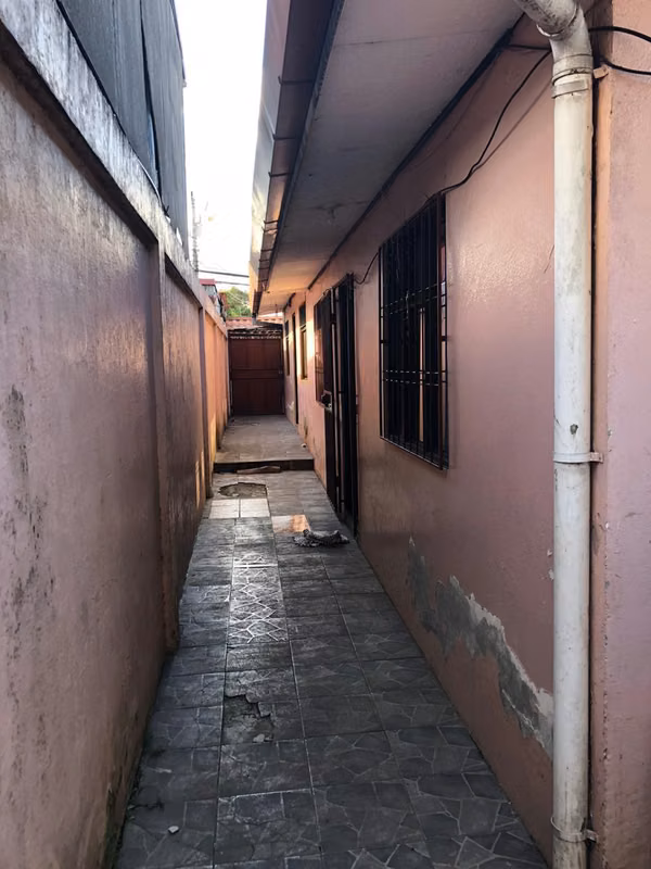 SE VENDE GRAN LOTE CON 2 APARTAMENTOS ¡¡REMATE!!
