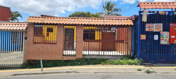 SE VENDE GRAN LOTE CON 2 APARTAMENTOS ¡¡REMATE!!