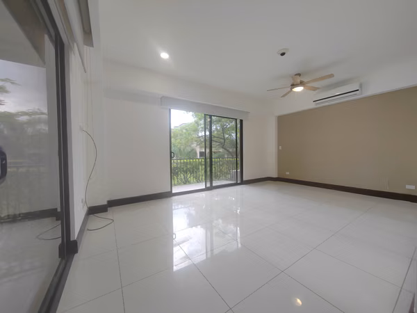 Apartamento en alquiler en Santa Ana en Vianona moderno con linea blanca