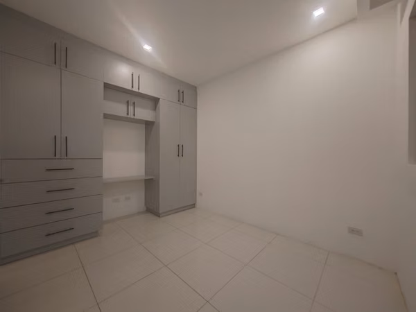 Apartamento en alquiler en Santa Ana en Vianona moderno con linea blanca