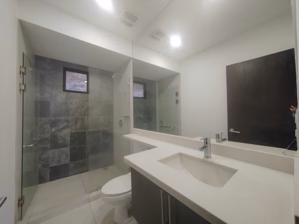 Apartamento en alquiler en Santa Ana en Vianona moderno con linea blanca