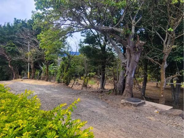 Terreno para desarrollo en Altos de Las Palomas, Santa Ana
