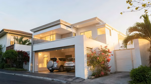 Exclusiva Casa en Alquiler en Bello Horizonte Escazú: Confort Moderno y Seguridad 24/7 (Ref: 01)