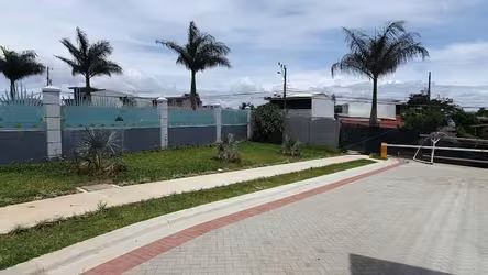 Lote para hacer apartamentos dentro de Condominio San Isidro de Heredia