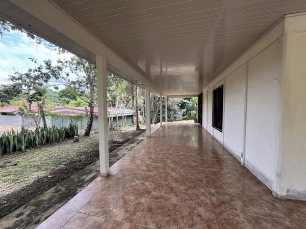 Venta de propiedad con uso suelo mixto. Apta para desarrollar.