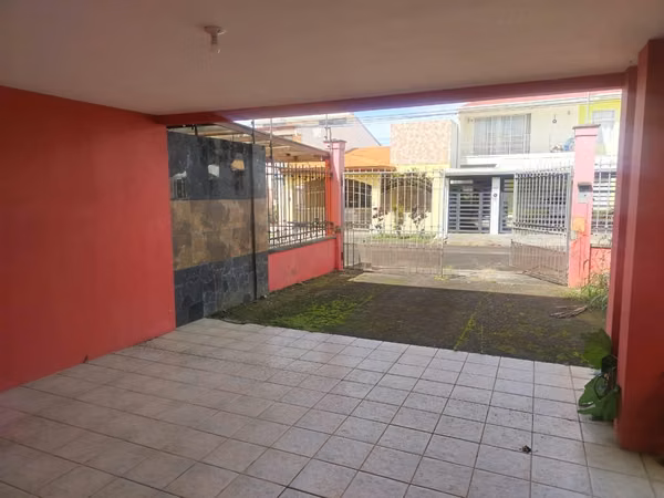 Casa en San Rafael de Heredia