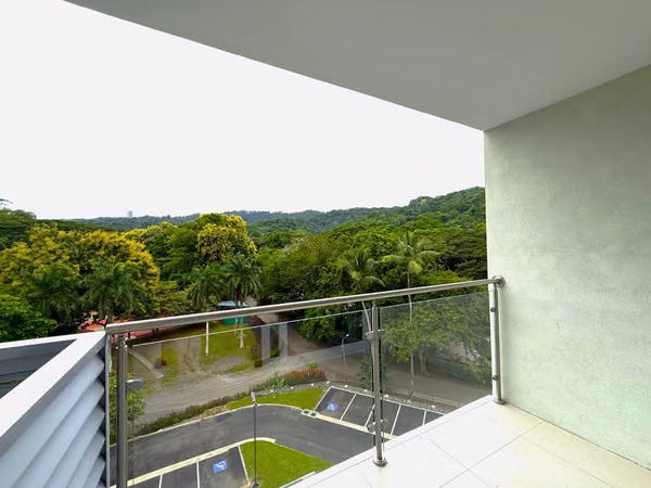 Venta apto con vista al bosque, Punta Esmeralda, Garabito. (MV)