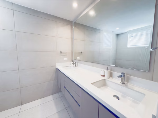 Casa Aura: Moderna casa de 3 pisos en el corazón de Santa Ana