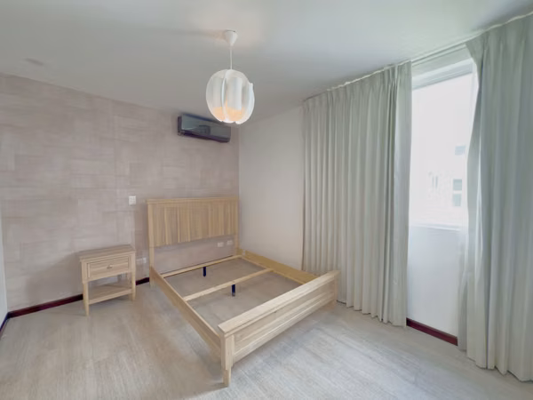 Casa Aura: Moderna casa de 3 pisos en el corazón de Santa Ana