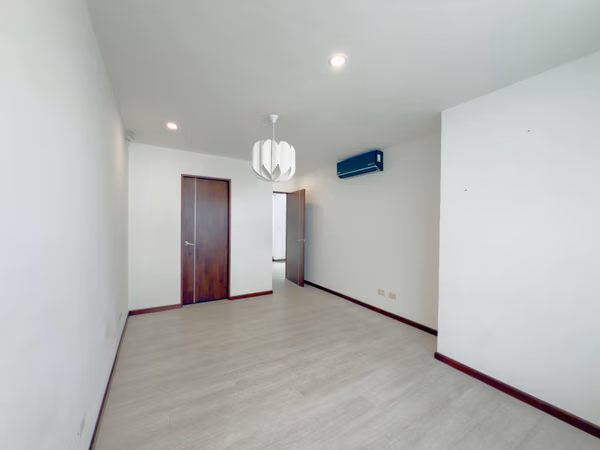 Casa Aura: Moderna casa de 3 pisos en el corazón de Santa Ana