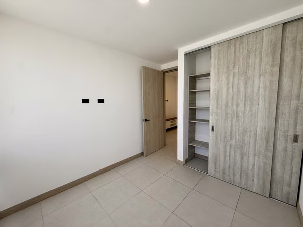 Casa nueva en Lindora para Alquiler SIN MUEBLES