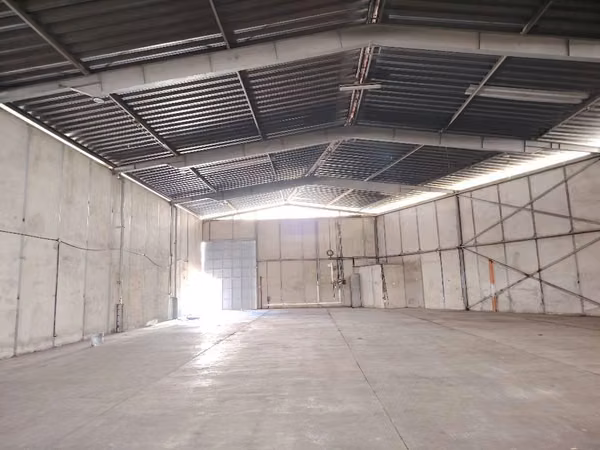 Heredia Bodega-800m2- Parqueo- 2bñ