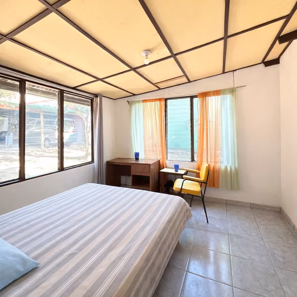 Casa en venta en Mercedes Sur, Heredia — espacio real, ubicación y presencia