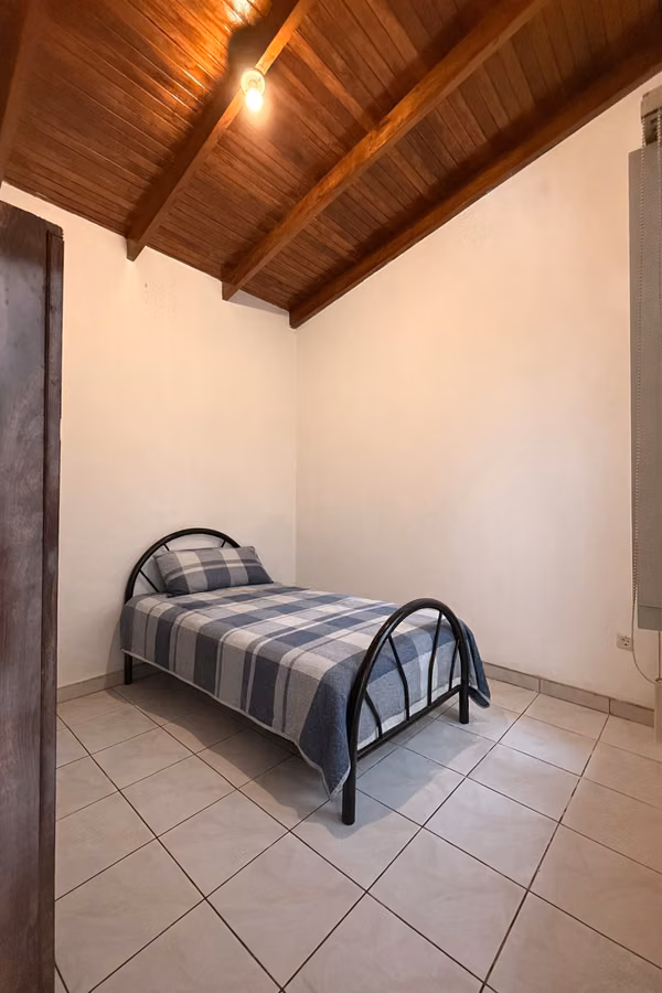 Casa en venta en Mercedes Sur, Heredia — espacio real, ubicación y presencia