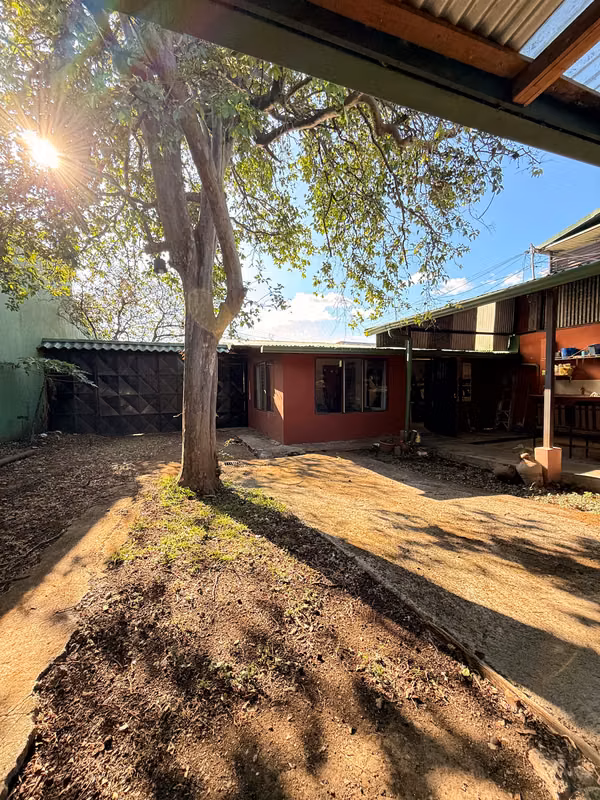 Casa en venta en Mercedes Sur, Heredia — espacio real, ubicación y presencia