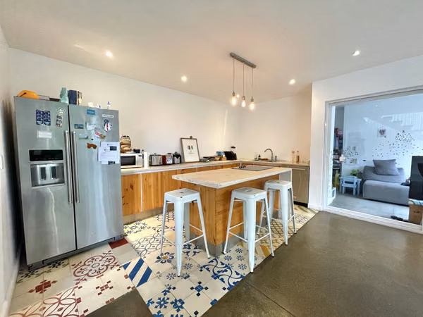 VENTA DE APARTAMENTO CON PISCINA Y JARDIN, SANTA ANA, RIO ORO