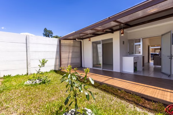 ¡Casa en alquiler ubicada en condominio en Desamparados de Alajuela!