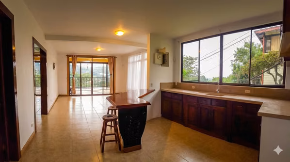 Investment in Santa Barbara | 3 Homes + Mixed-Use + 2,158 m² | High Rental Potential
