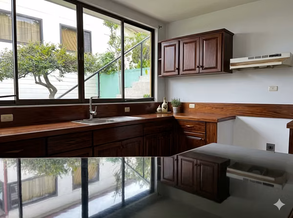 Inversión en Santa Bárbara | 3 Casas + Uso Mixto + 2.158 m² | Alto Potencial de Renta