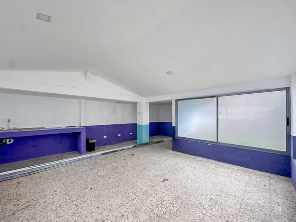 ALQUILER DE CASA DE USO COMERCIAL EN GUACHIPELÍN