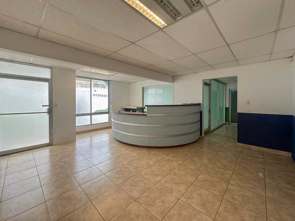 ALQUILER DE CASA DE USO COMERCIAL EN GUACHIPELÍN
