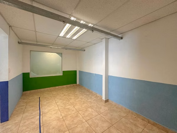 ALQUILER DE CASA DE USO COMERCIAL EN GUACHIPELÍN