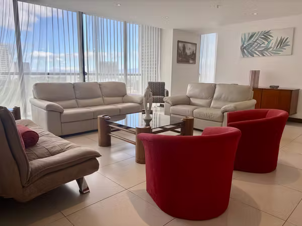 Nunciatura, Exclusivo, amplio y acogedor departamento