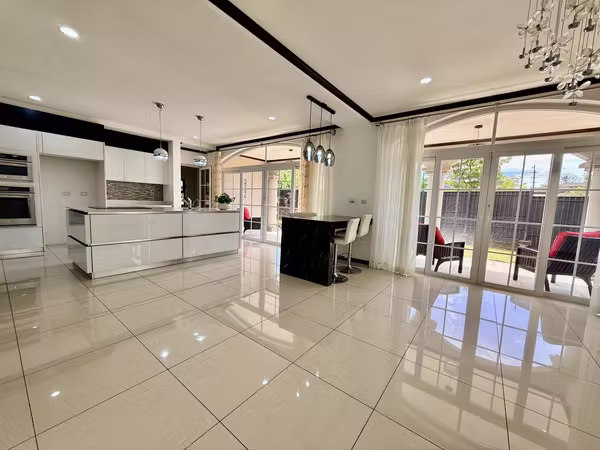 Venta de Espectacular casa en Colinas de Montealegre de 3 habitaciones.