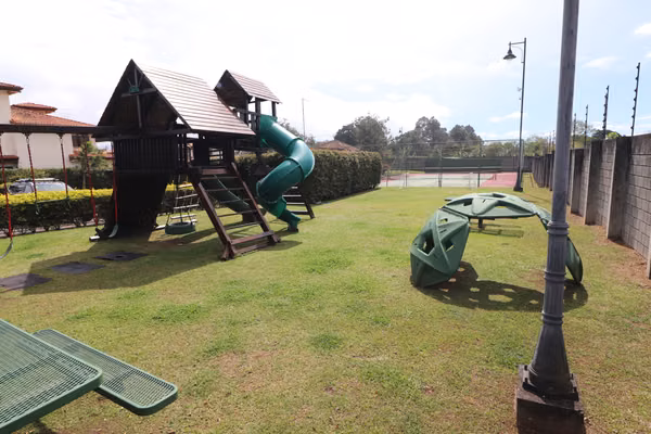VENTA de Lote en Condominio La Hacienda en Santo Domingo Costa Rica SPM