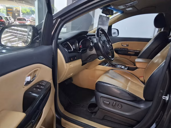 KIA CARNIVAL FAMILIAR AÑO 2018
