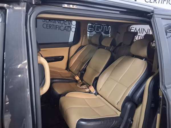 KIA CARNIVAL FAMILIAR AÑO 2018