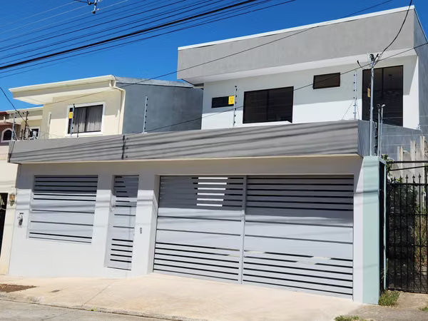 Casa nueva en Santo Domingo Heredia | 3 habitaciones y jardín