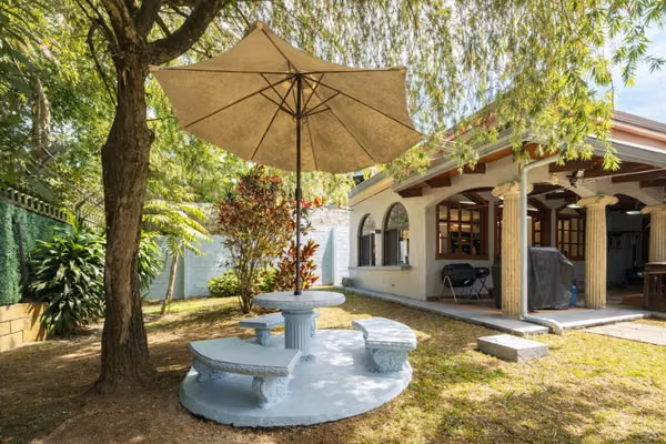 Se vende casa en Residencial Altamonte en Granadilla-Curridabat