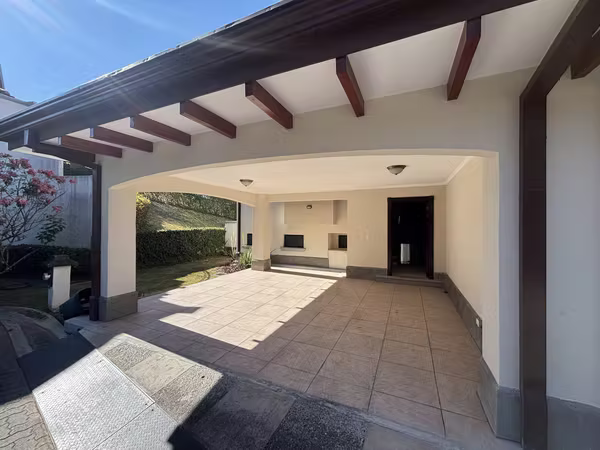 Alquiler de casa en Hacienda Los Reyes | 3 hab + servicio | patio | seguridad 24/7