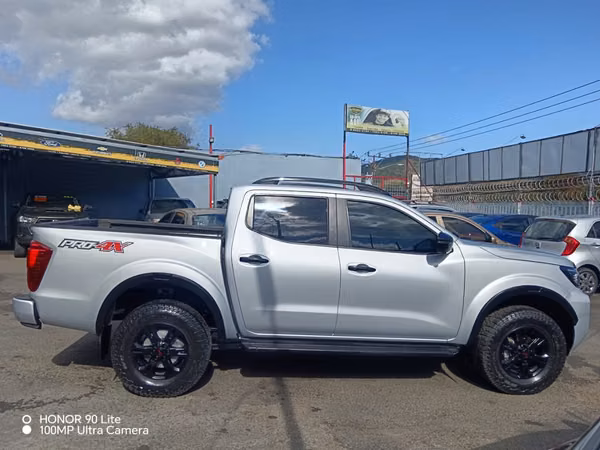 Nissan frontier np300 pro