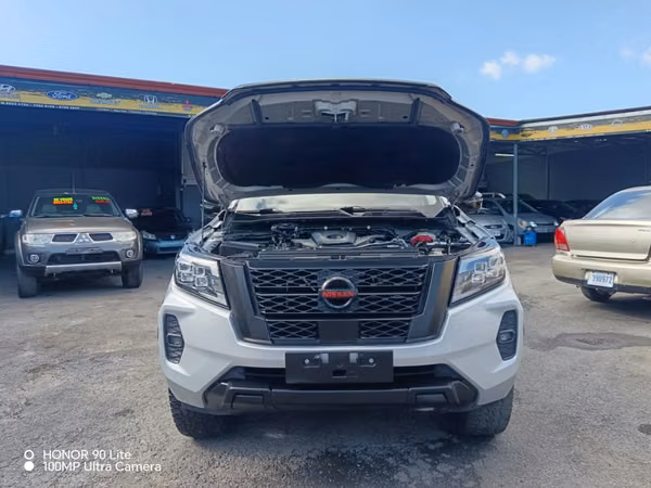 Nissan frontier np300 pro