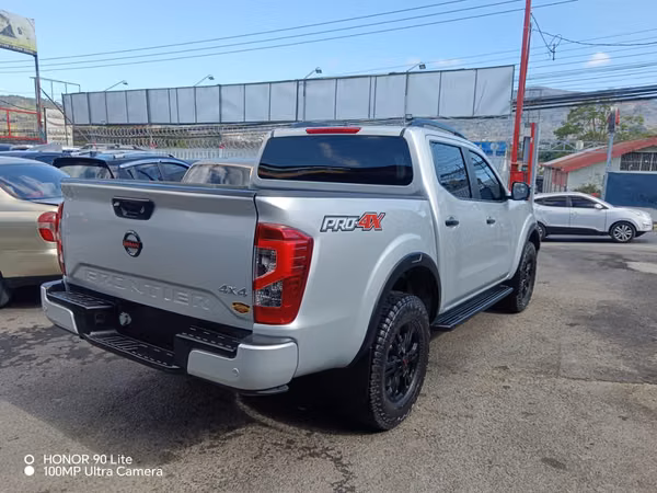 Nissan frontier np300 pro
