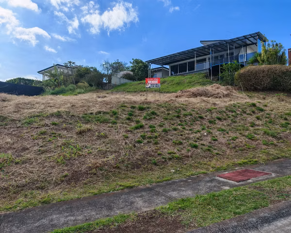 SE VENDE LOTE EN  LOMAS DE ZURQUI SAN ISIDRO DE HEREDIA