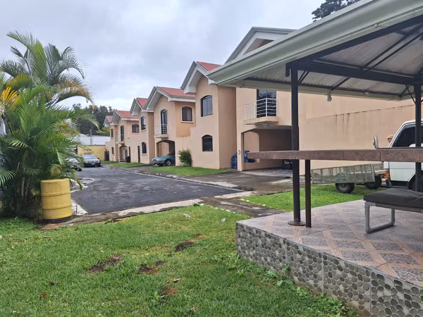 VENTA DE CONDOMINIO 3 CASAS COSTA RICA SAN JOSE CURRIDABAT.