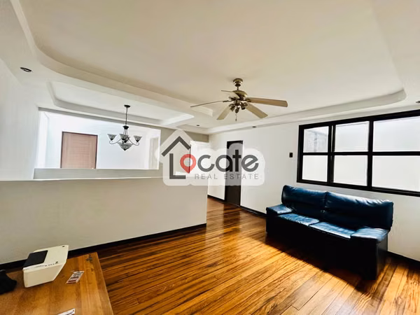 Venta de Casa amplia en Sabana Sur, 3 habitaciones más oficina!