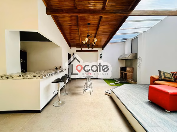 Venta de Casa amplia en Sabana Sur, 3 habitaciones más oficina!