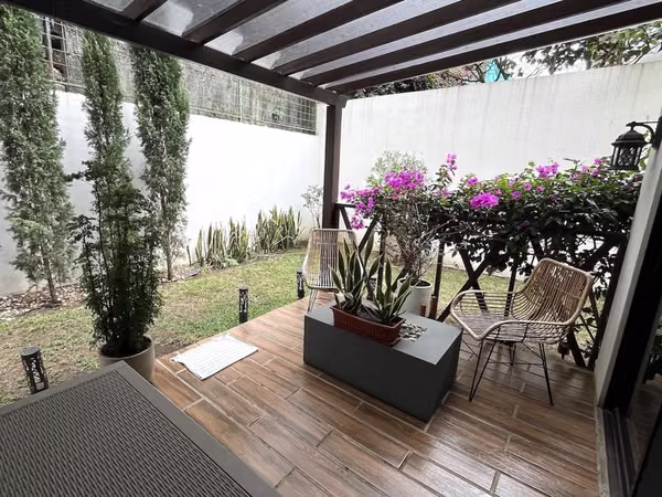 En Venta | Casa Moderna de 3 Habitaciones en Bosques del Café, Guachipelín | Amenidades y Vistas