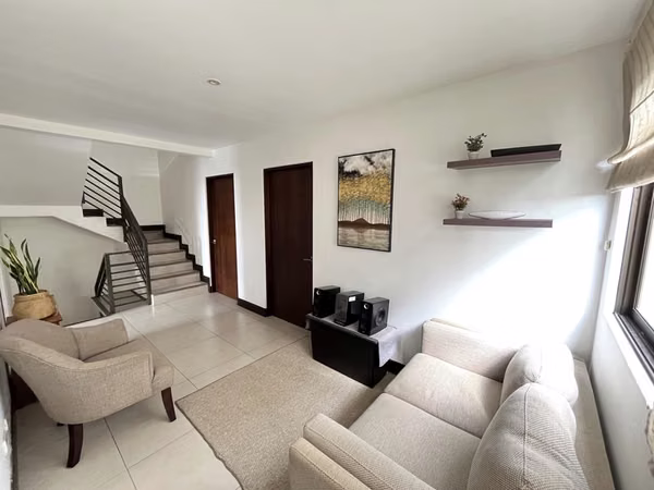 En Venta | Casa Moderna de 3 Habitaciones en Bosques del Café, Guachipelín | Amenidades y Vistas