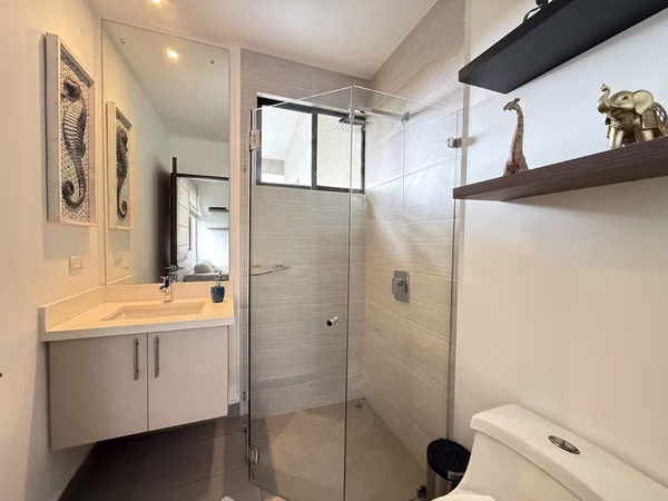 En Venta | Casa Moderna de 3 Habitaciones en Bosques del Café, Guachipelín | Amenidades y Vistas