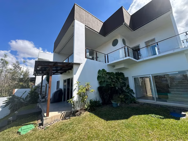 Venta de casa en Escazú