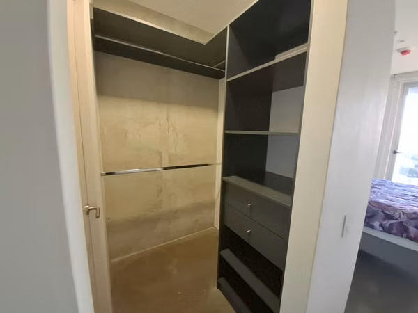 Apartamento de una habitación con línea blanca en Sabana, San José