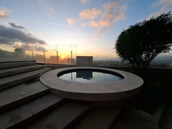Apartamento de una habitación con línea blanca en Sabana, San José