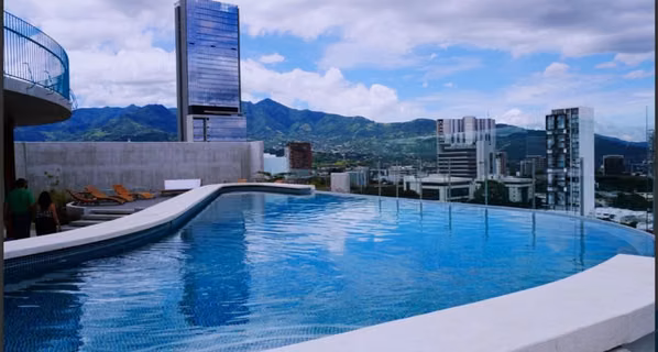 Apartamento de una habitación con línea blanca en Sabana, San José