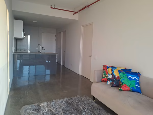 Apartamento de una habitación con línea blanca en Sabana, San José